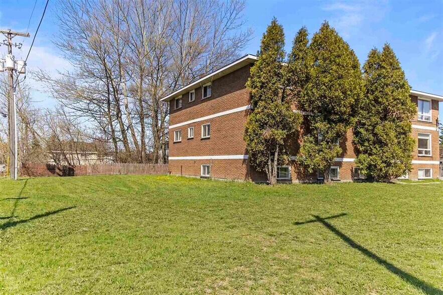 269 Goulais Av, Sault Ste. Marie, ON à vendre - Photo de l’immeuble – Image 2 sur 15