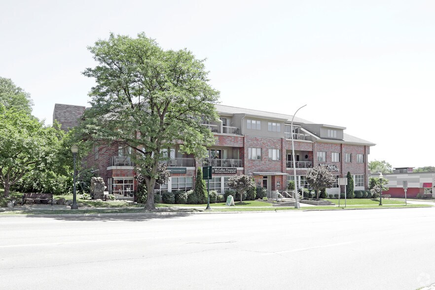 714 N Main St, Rochester, MI à louer - Photo de l’immeuble – Image 2 sur 12