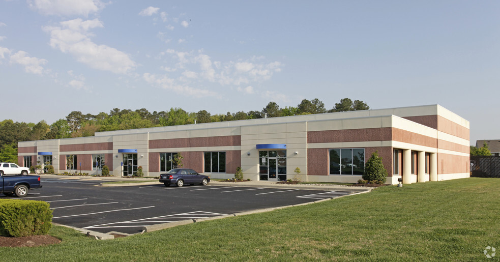 3005 Corporate Ln, Suffolk, VA à louer - Photo de l’immeuble – Image 1 sur 4
