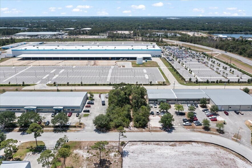 2951 Oxbow Cir, Cocoa, FL à vendre - Photo de l’immeuble – Image 2 sur 4
