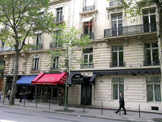 Plus de détails pour Local commercial à louer