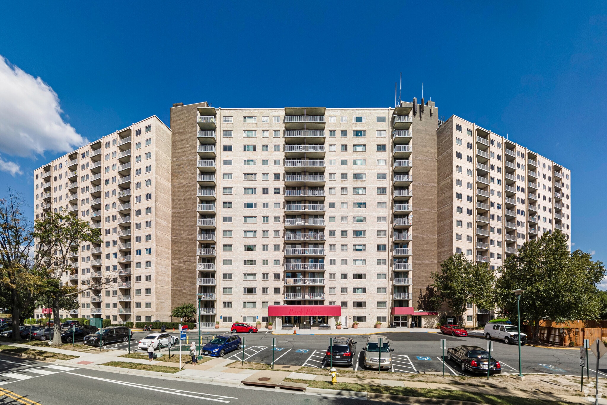 2500 N Van Dorn St, Alexandria, VA à louer Photo principale– Image 1 sur 6