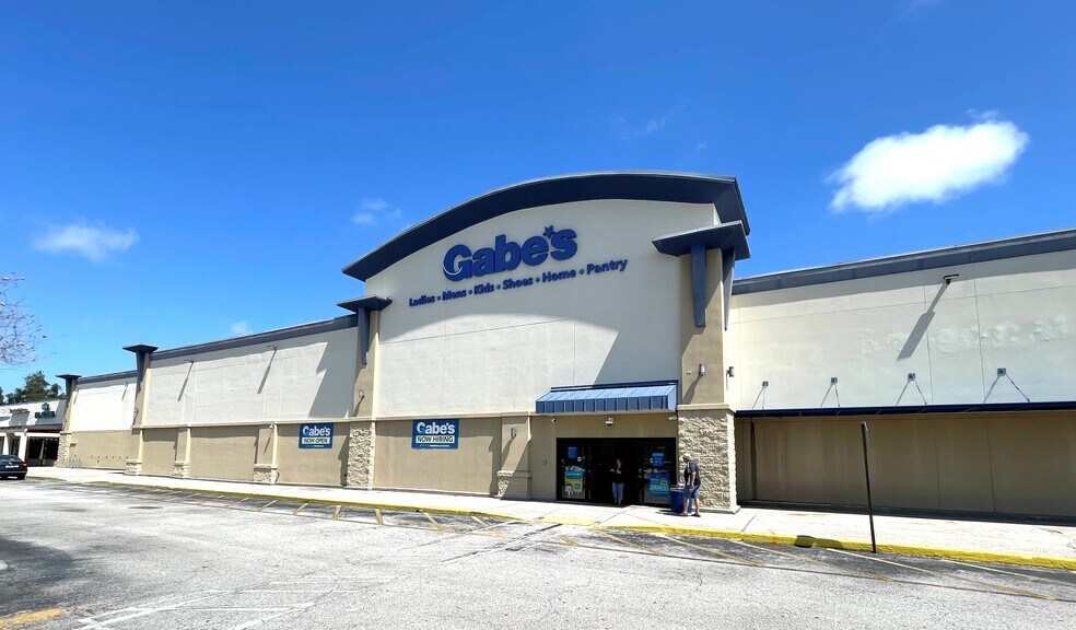 4665-4749 66th St N, Saint Petersburg, FL à louer - Photo de l’immeuble – Image 3 sur 17