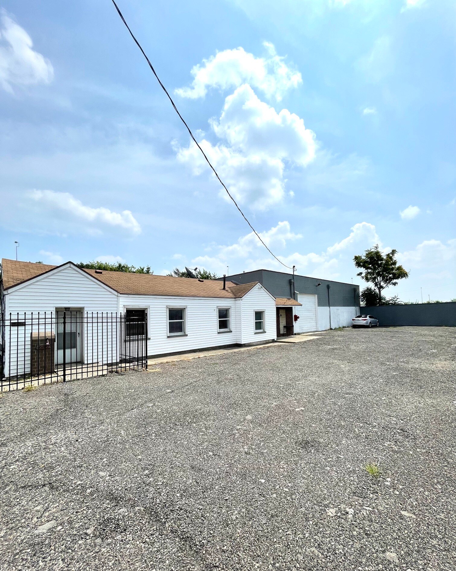 2300 Ome Ave, Dayton, OH à vendre Photo de l’immeuble– Image 1 sur 37