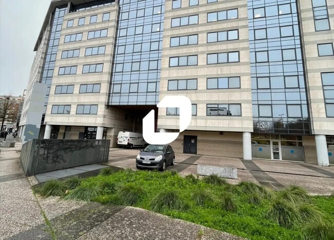 Plus de détails pour 15 Avenue André Diligent, Roubaix - Bureau à louer