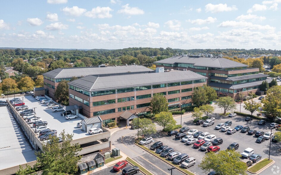 21 Crossroads Dr, Owings Mills, MD à louer - Photo de l’immeuble – Image 2 sur 4