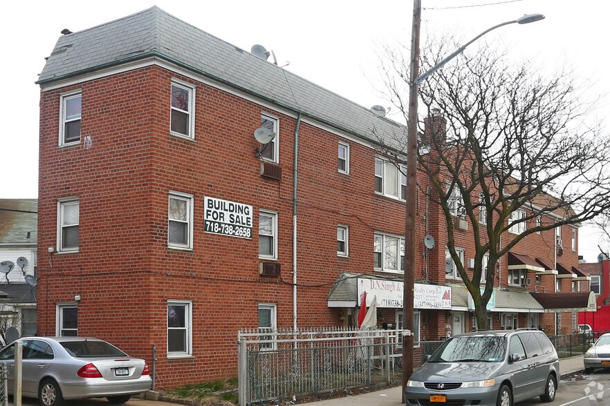 11015 Rockaway Blvd, South Ozone Park, NY à louer - Photo principale – Image 1 sur 4