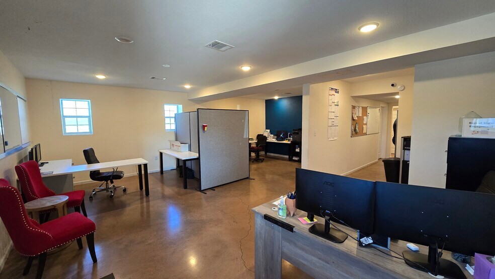 1015 N Central Ave, Troy, TX à louer - Photo intérieure – Image 3 sur 20