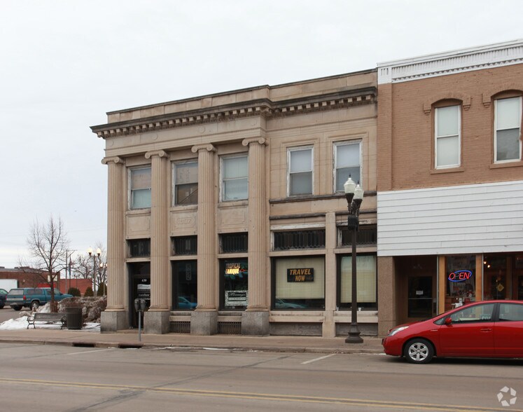 630 S Broadway St, Menomonie, WI à louer - Photo de l’immeuble – Image 2 sur 7