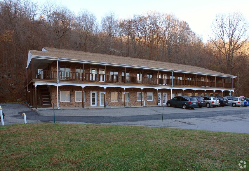 529 Route 52, Carmel, NY à louer - Photo de l’immeuble – Image 2 sur 20