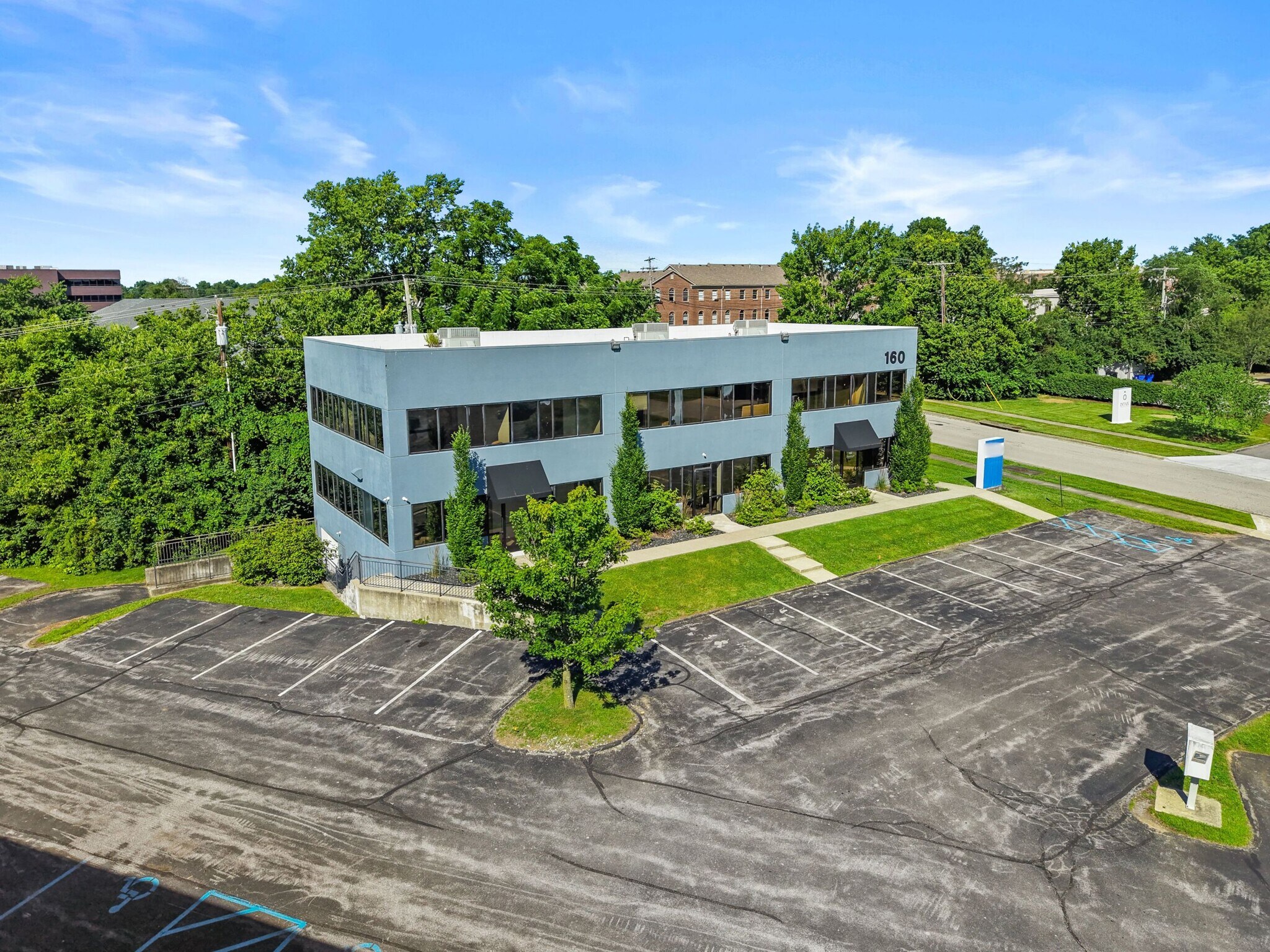 160 Prosperous Pl, Lexington, KY à vendre Photo de l’immeuble– Image 1 sur 56