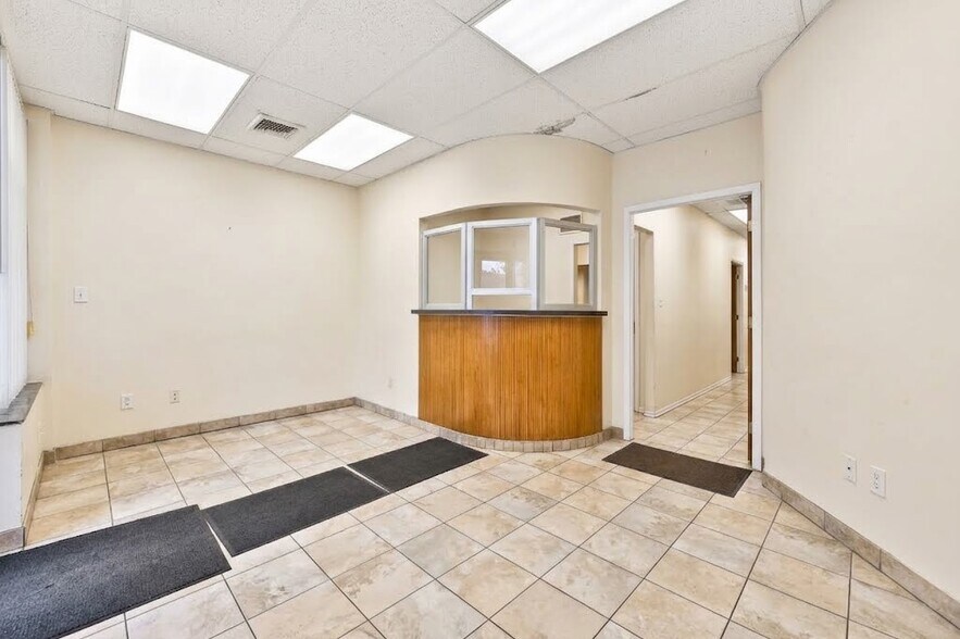 2345 65th St, Brooklyn, NY à vendre - Photo de l’immeuble – Image 3 sur 25