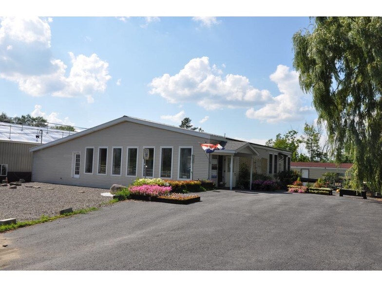 1274 Dryden Rd, Ithaca, NY à vendre - Photo principale – Image 1 sur 56