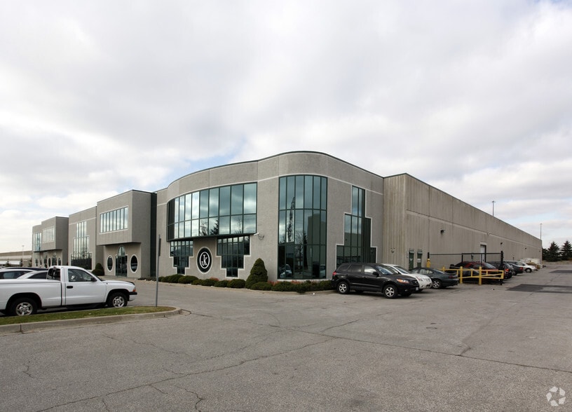 106 Aviva Park Dr, Vaughan, ON à louer - Photo de l’immeuble – Image 2 sur 5