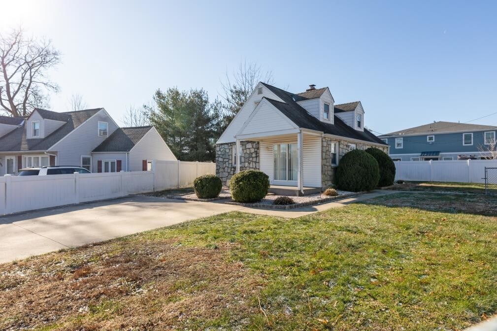 9 Pennwood Dr, Ewing, NJ à vendre Photo principale– Image 1 sur 17