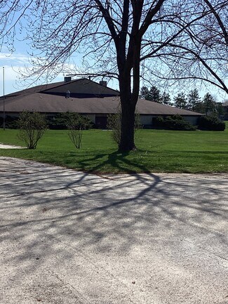 Plus de détails pour 2525 Oakwood Rd, Oak Creek, WI - Spécialisé à vendre