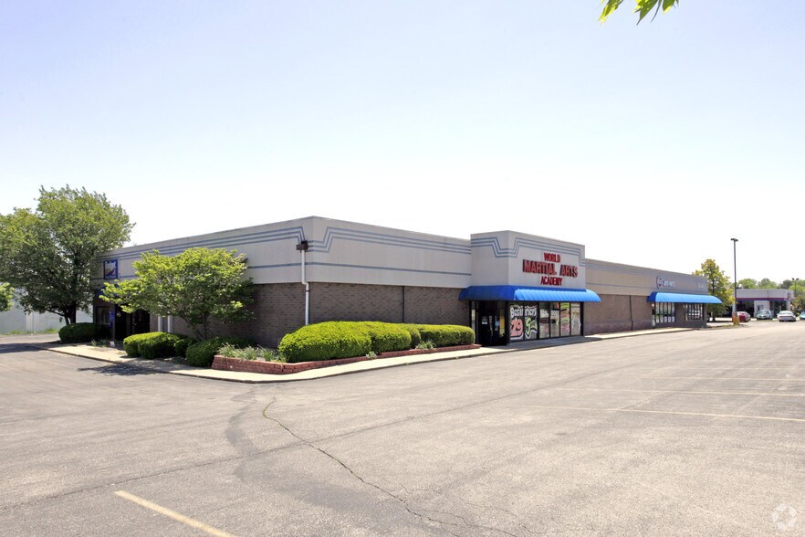 1000-1012 Cave Springs Blvd, Saint Peters, MO à louer - Photo de l’immeuble – Image 1 sur 12