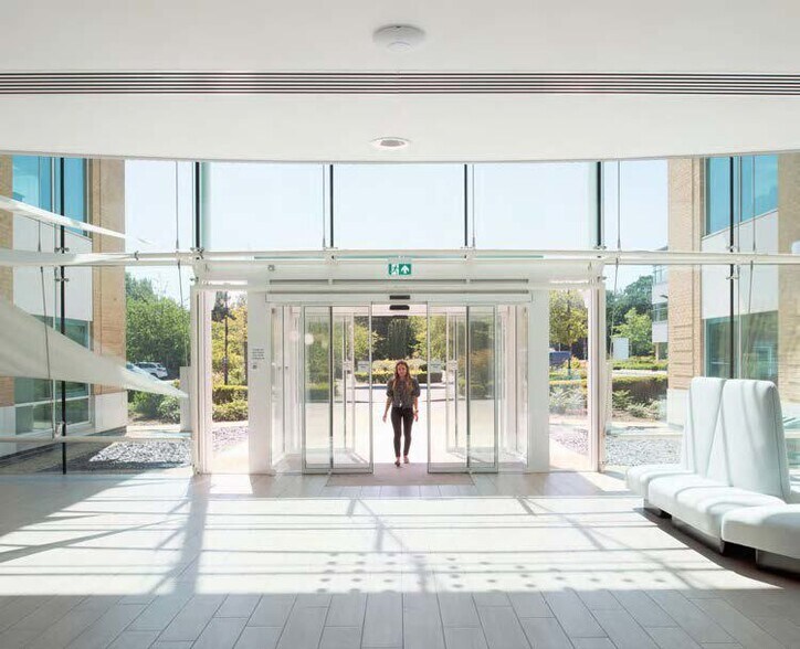 Bureau dans Fareham à louer - Hall d’entrée – Image 2 sur 4