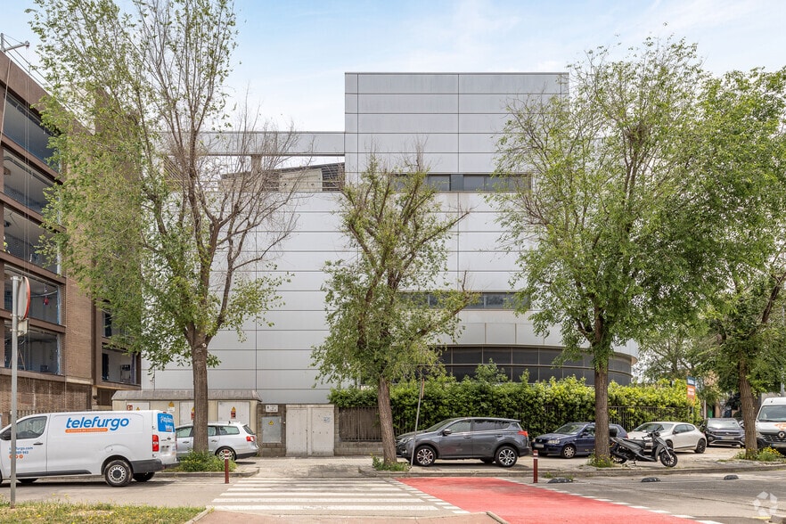 Carrer del Primer de Maig, 50-52, L'Hospitalet de Llobregat, Barcelona à vendre - Photo de l’immeuble – Image 3 sur 38