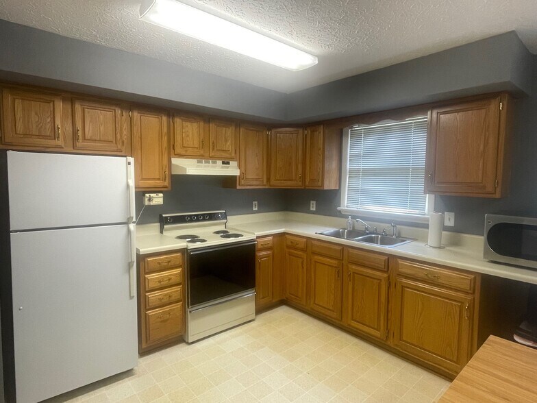 3633 Old Forest Rd, Lynchburg, VA à vendre - Photo intérieure – Image 3 sur 15