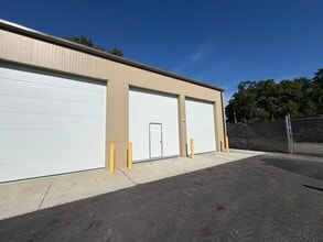 579 Weeden St, Pawtucket, RI à louer Photo intérieure– Image 1 sur 4