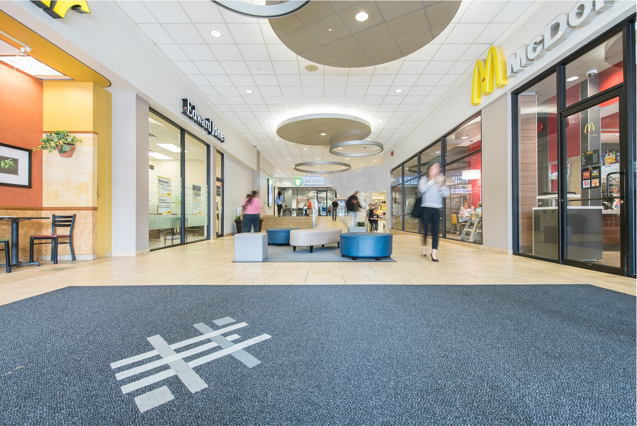 555 Sixth St, New Westminster, BC à louer Photo intérieure– Image 1 sur 6