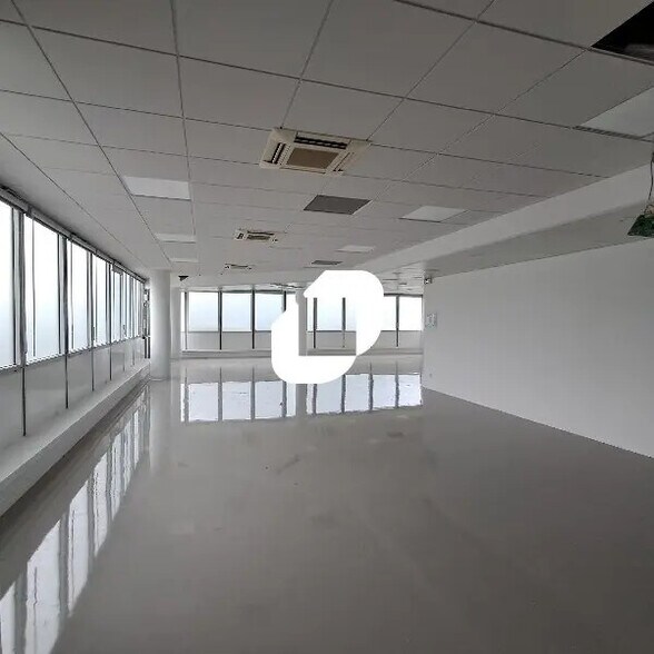 Bureau dans Vélizy-Villacoublay à louer - Photo intérieure – Image 3 sur 11