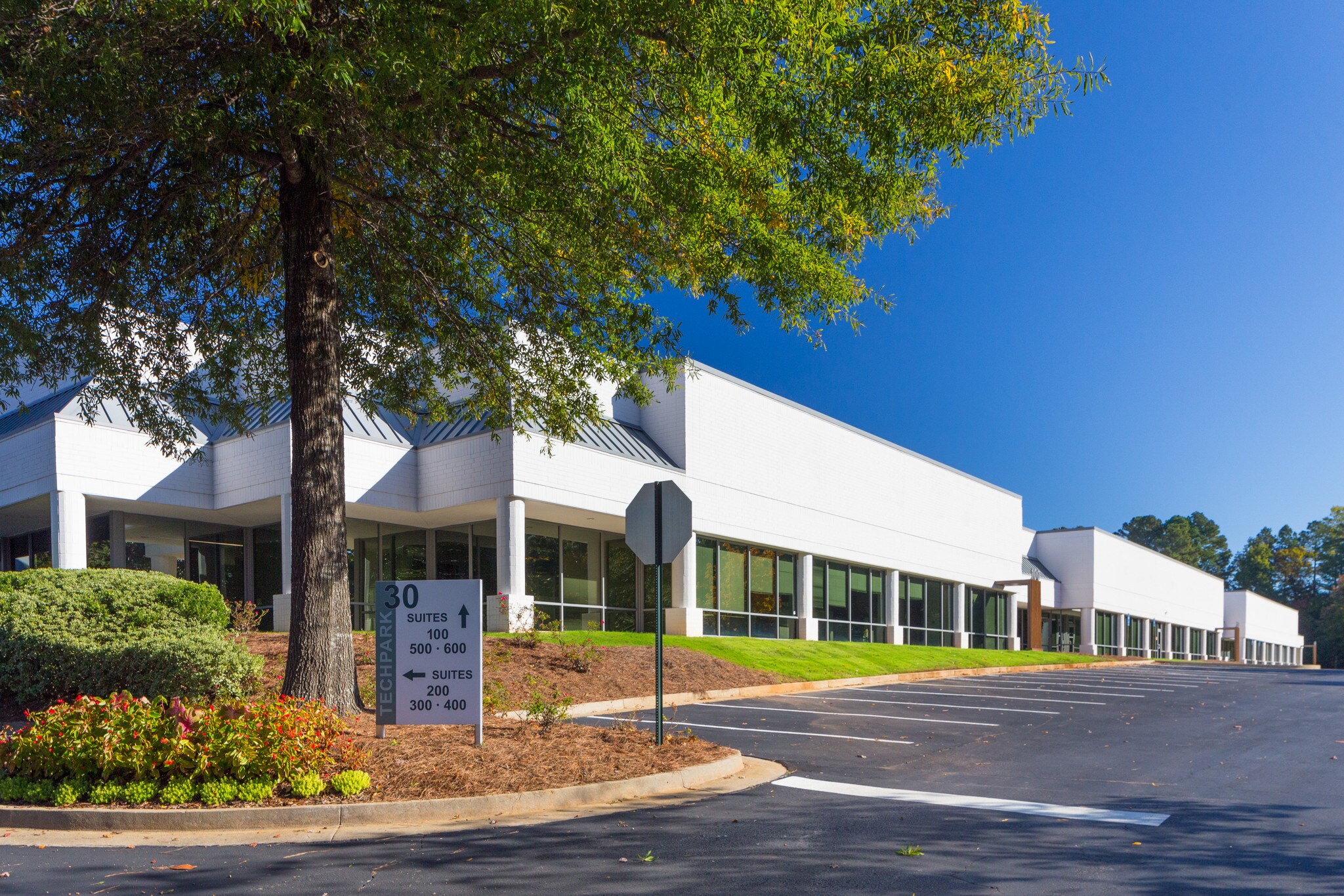 30 Technology Pky S, Peachtree Corners, GA à louer Photo principale– Image 1 sur 20