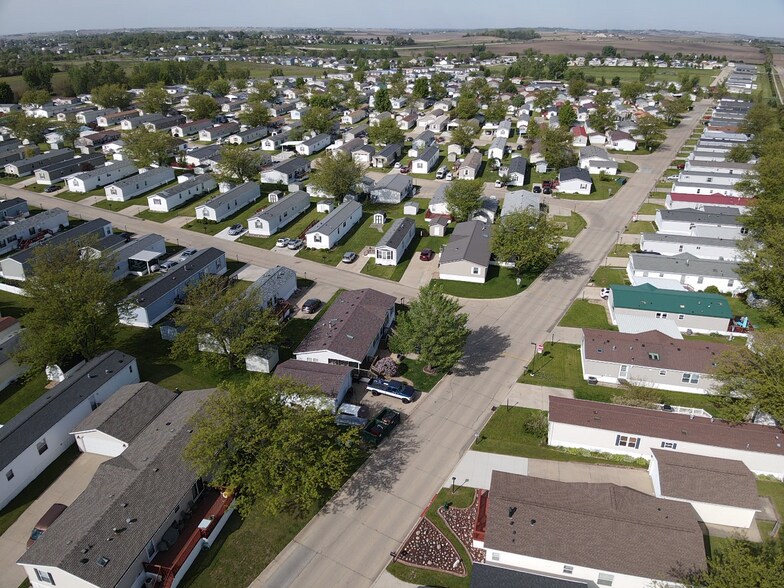 5410 Wabash St SW, Cedar Rapids, IA à vendre - Photo de l’immeuble – Image 3 sur 13