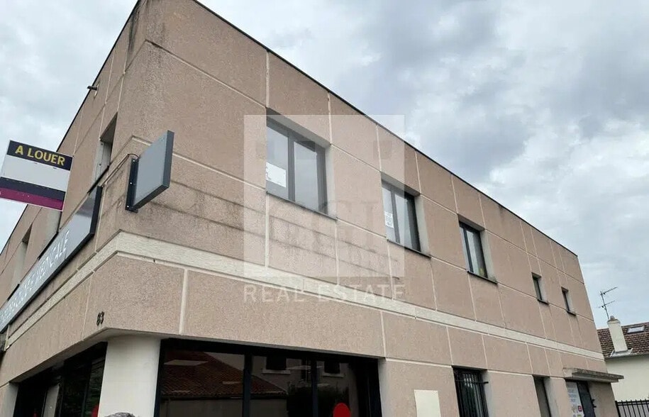 83 Avenue Pierre Brossolette, Bron à louer - Photo de l’immeuble – Image 1 sur 10