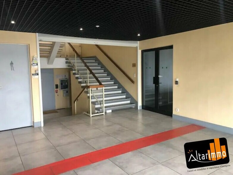 Bureau dans Lucé à louer - Hall d’entrée – Image 3 sur 6