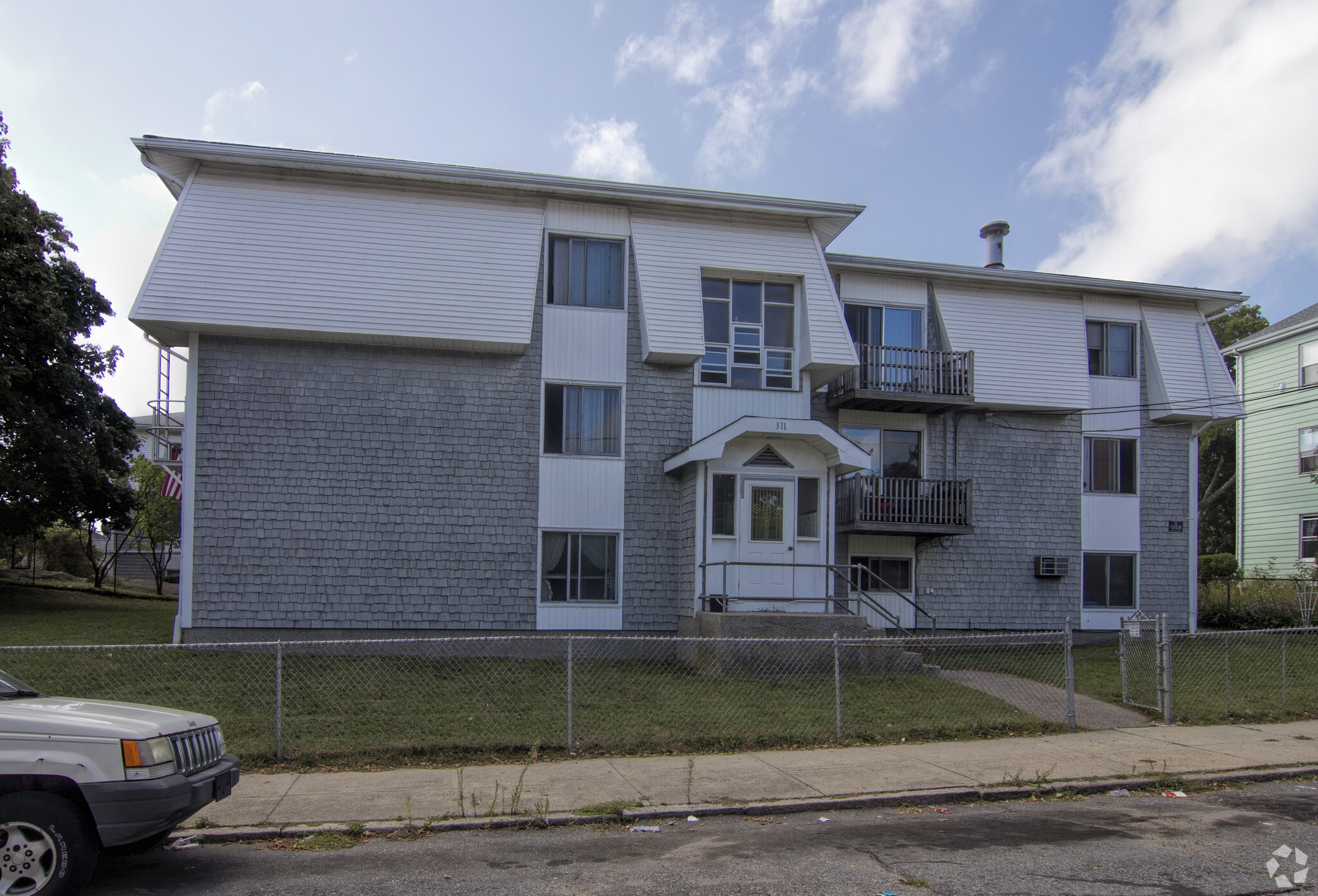 311 Jencks St, Fall River, MA à vendre Photo principale– Image 1 sur 3