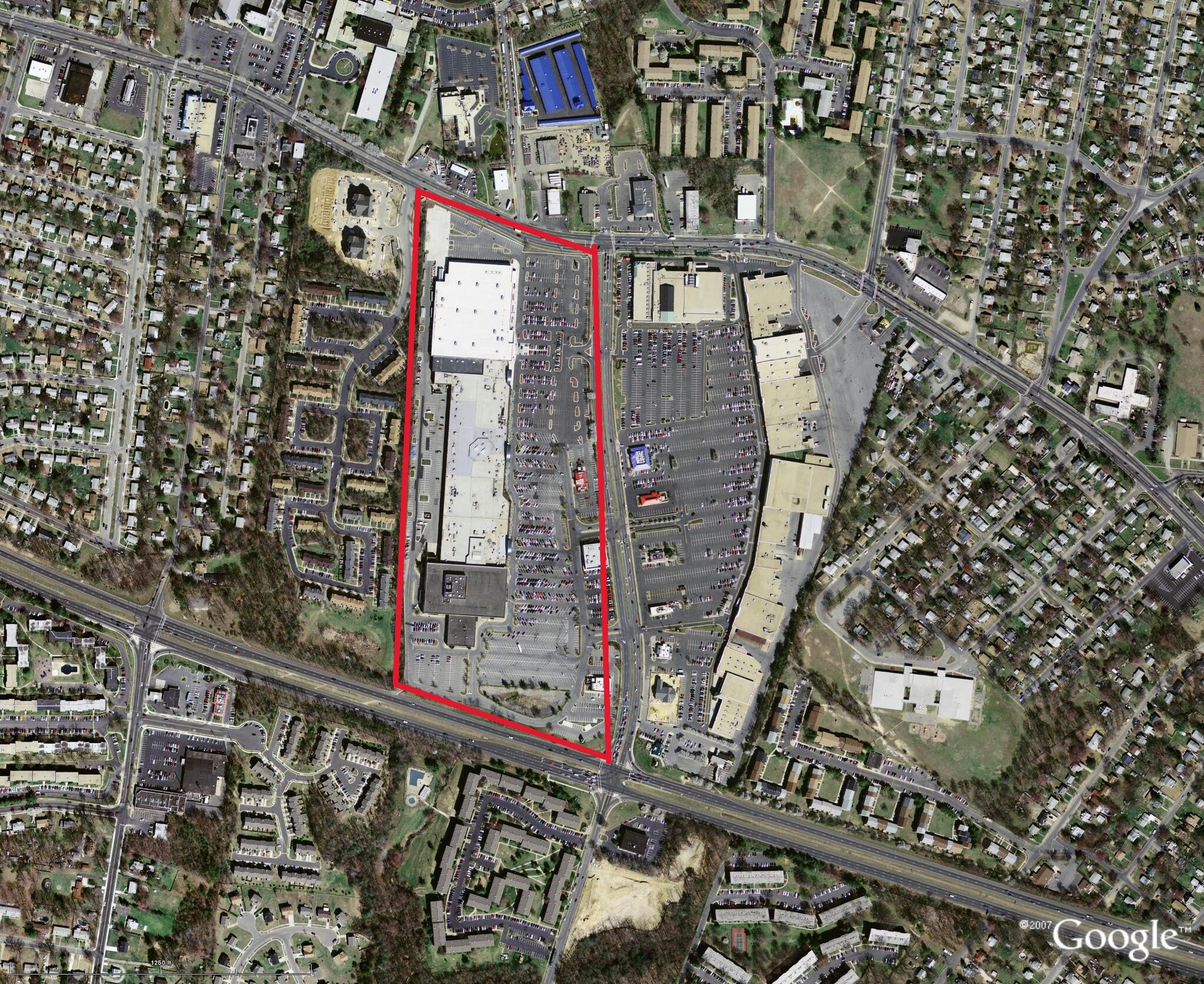 3101-3401 Donnell Dr, Forestville, MD à louer Photo principale– Image 1 sur 2