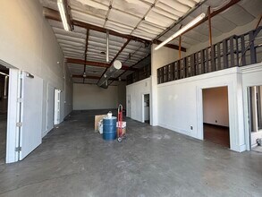 3747 W Pacific Ave, Sacramento, CA à louer Photo intérieure– Image 2 sur 9