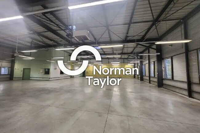 Plus de détails pour Local d'activités à louer