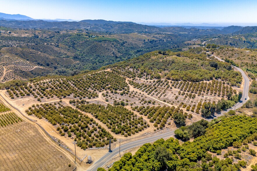 2526 Camaron Rd, Temecula, CA à vendre - Photo de l’immeuble – Image 3 sur 14
