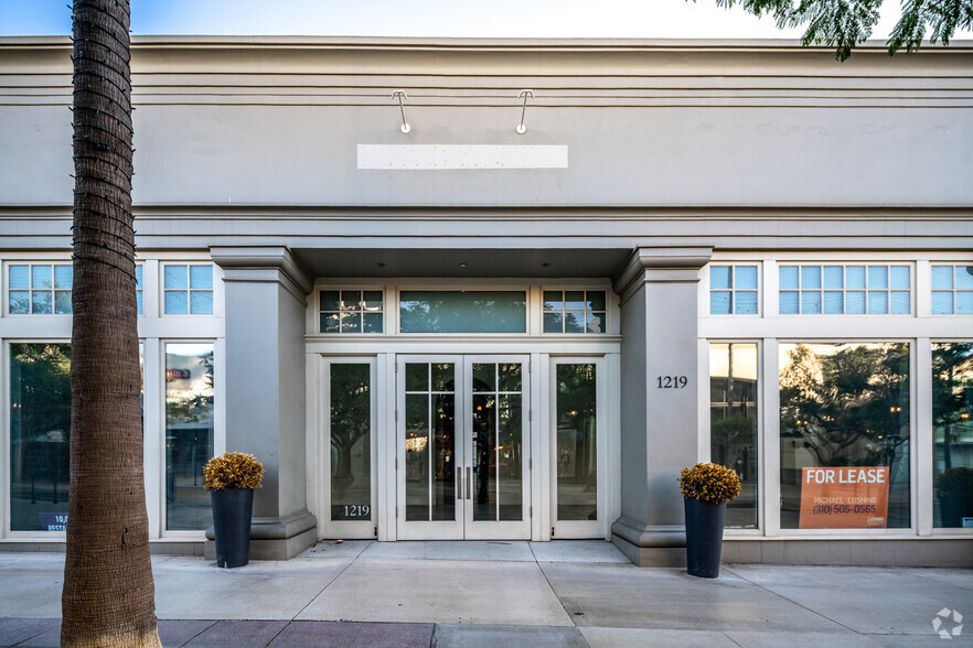 1217 3rd St, Santa Monica, CA à louer - Photo de l’immeuble – Image 3 sur 4