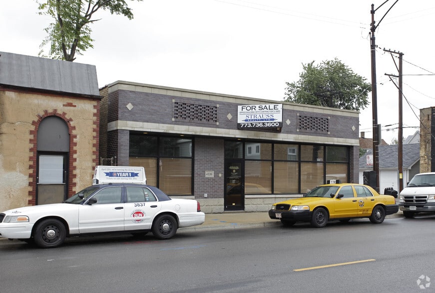4220 W Montrose Ave, Chicago, IL à vendre - Photo de l’immeuble – Image 2 sur 9