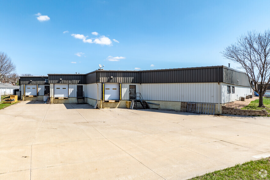461 N 66th St, Lincoln, NE à louer - Photo de l’immeuble – Image 3 sur 6