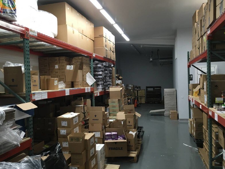 182 Vermont Ave, Staten Island, NY à louer - Photo intérieure – Image 3 sur 16