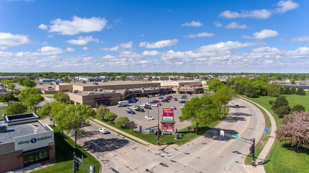 1809-1859 Adams St, Mankato, MN à vendre - Aérien – Image 1 sur 4