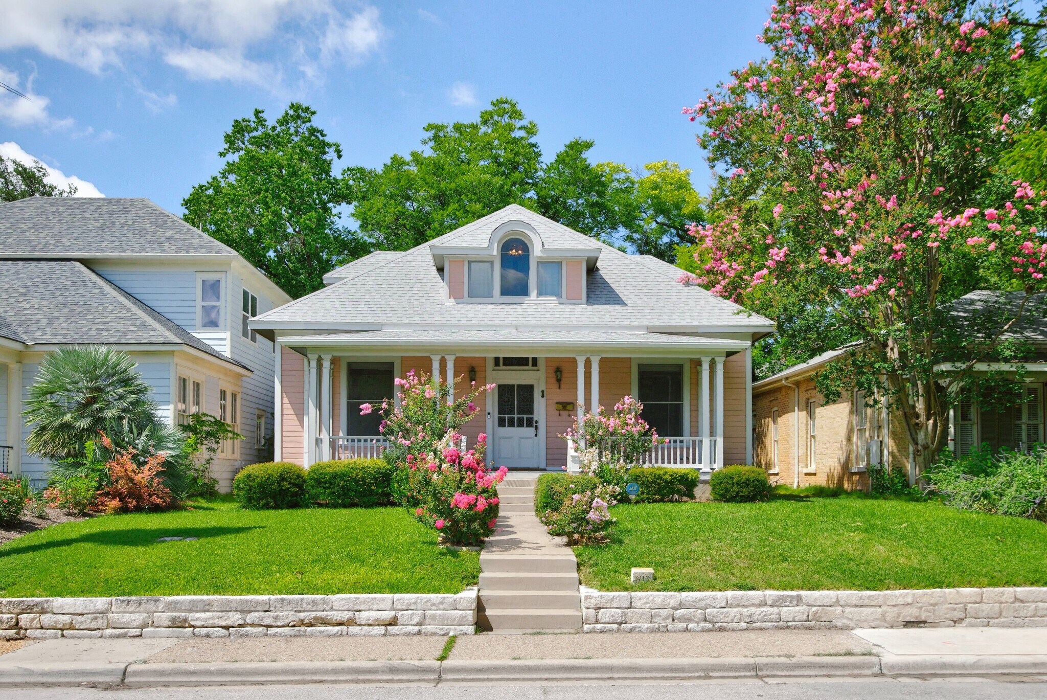 812 W 10th St, Austin, TX à vendre Photo de l’immeuble– Image 1 sur 47