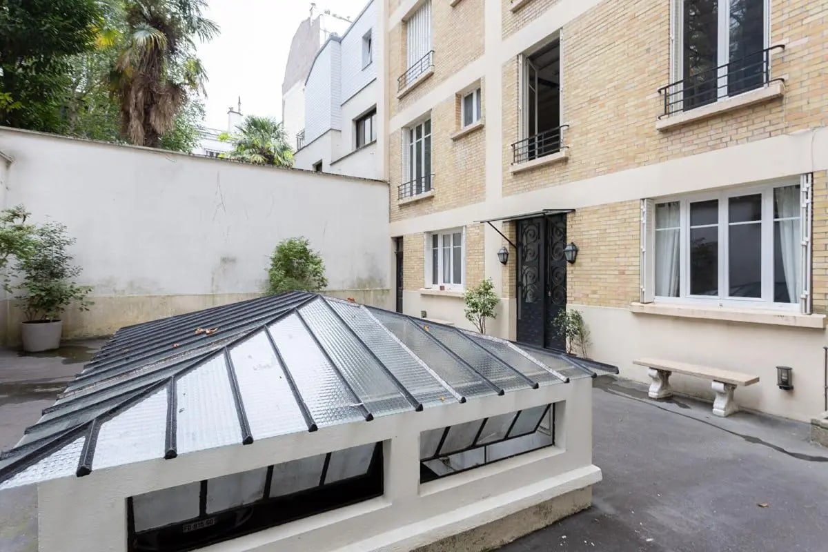 Bureau dans Paris à vendre Photo de l’immeuble– Image 1 sur 8