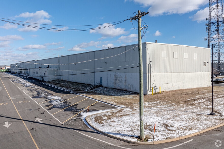 14 Van Dyke Ave, New Brunswick, NJ à louer - Photo de l’immeuble – Image 2 sur 6