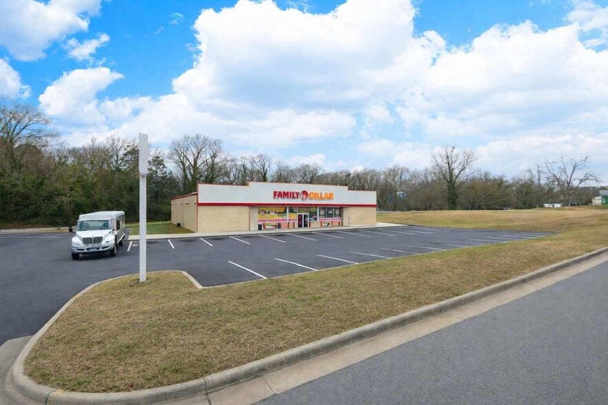 210 E 2nd St, Weldon, NC à louer - Photo principale – Image 1 sur 3
