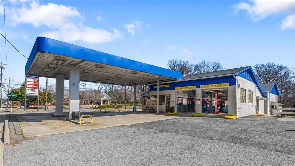 2903 Randleman Rd, Greensboro, NC à vendre - Photo de l’immeuble – Image 2 sur 30