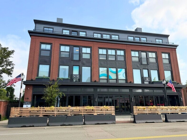 654 E Broadway, South Boston, MA à louer - Photo de l’immeuble – Image 2 sur 11