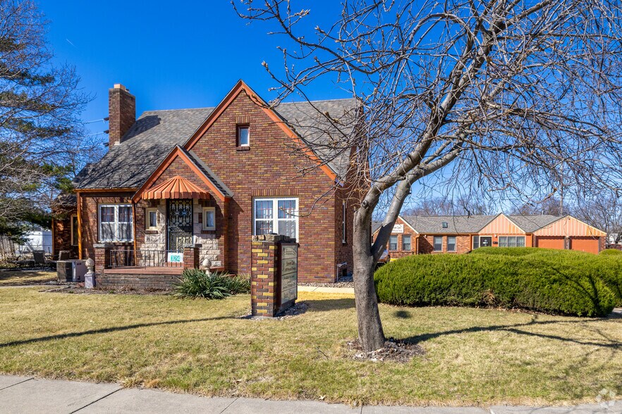 324 1st St, Des Moines, IA à vendre - Photo principale – Image 1 sur 68