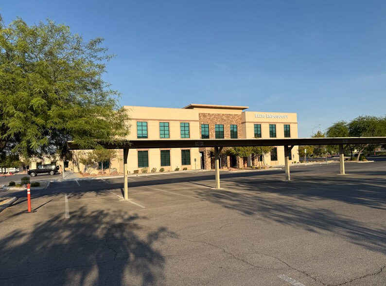 9120 W Post Rd, Las Vegas, NV à louer - Photo de l’immeuble – Image 2 sur 16