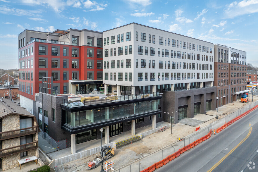 222 W Lane Ave, Columbus, OH à louer - Photo de l’immeuble – Image 1 sur 1